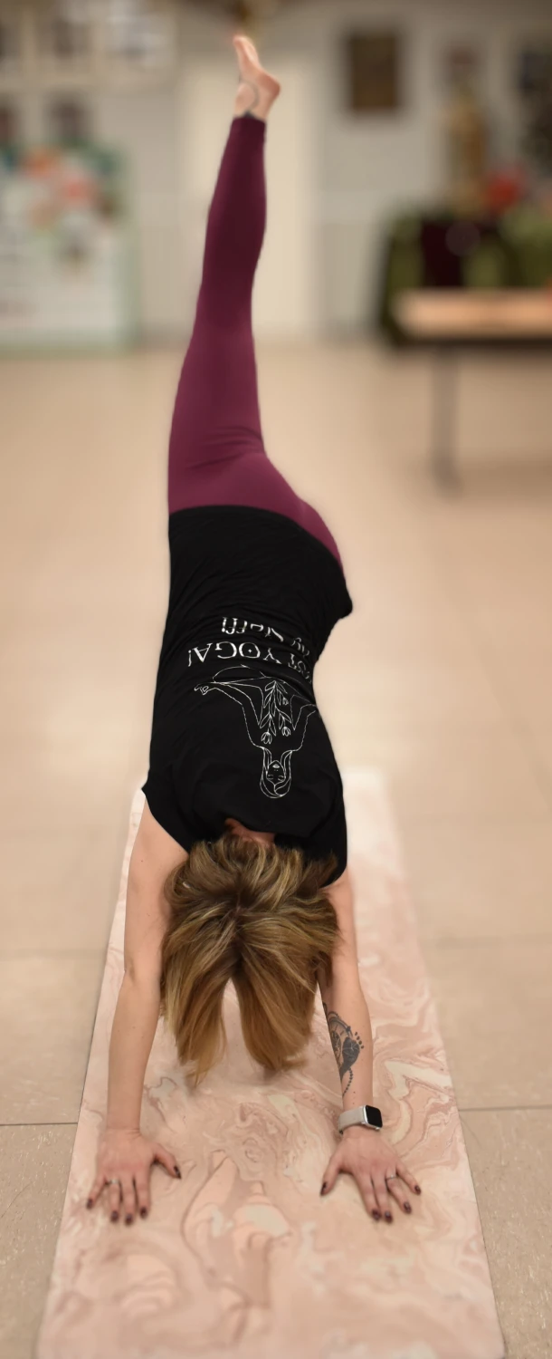 Stefanie Kurth macht Yoga